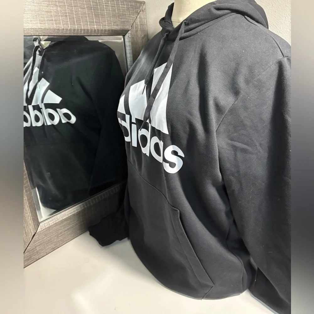 NWT - Adidas essentials fleece logo hoodie men’s size XL